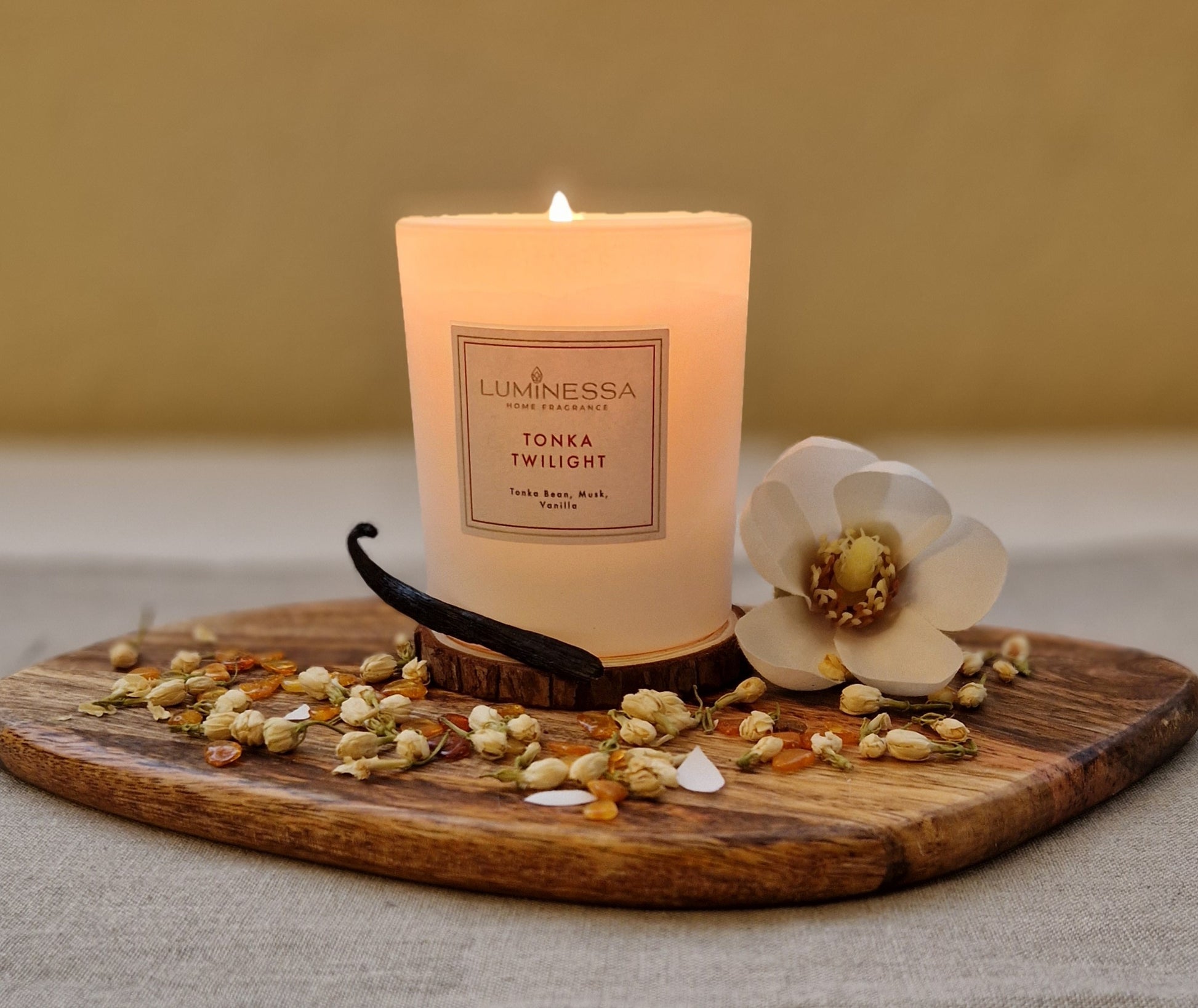 Tonka bean, Vanilla, Musk - Tonka Twilight Candle 220g image 1