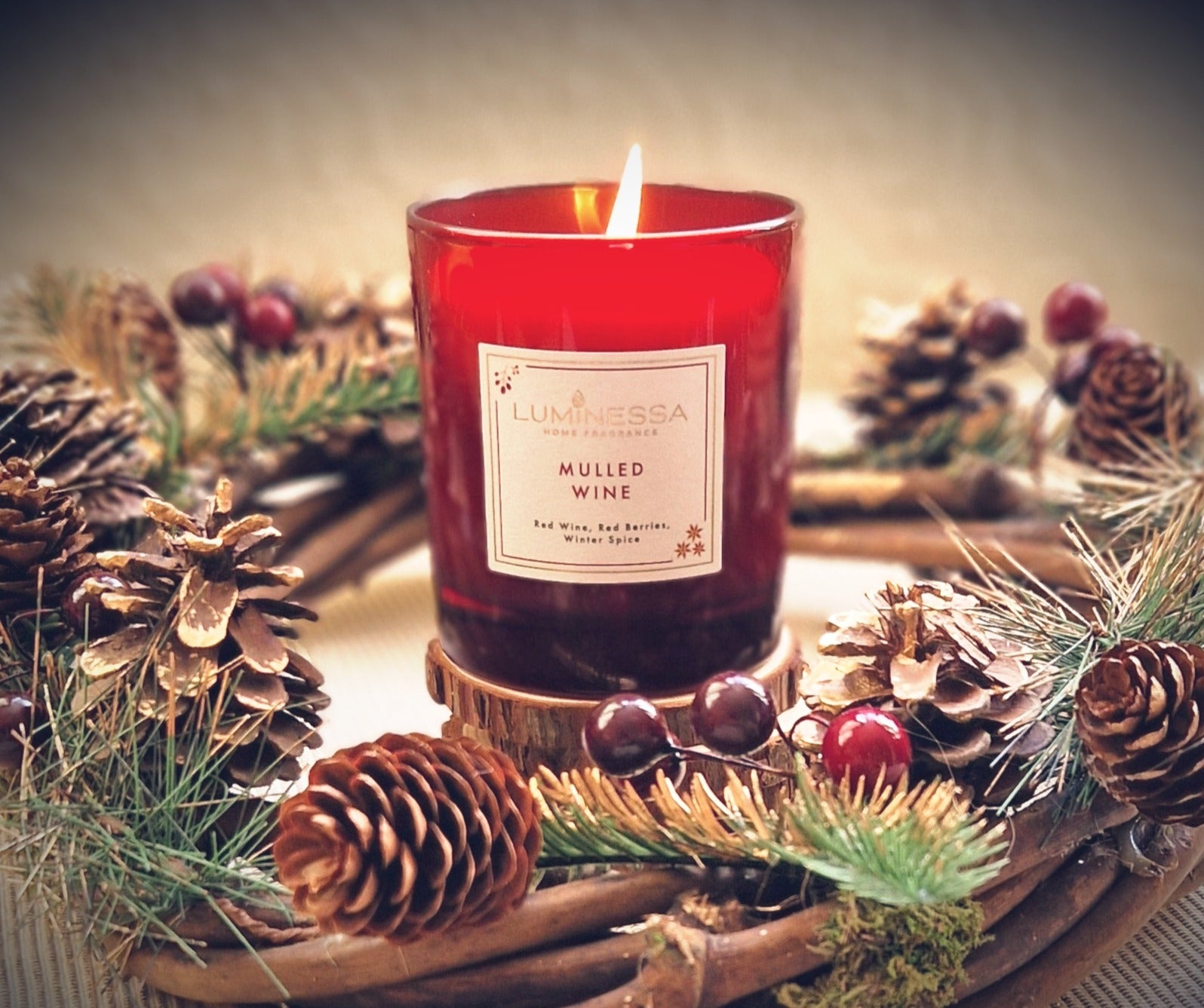 Red wine, Red berries, Winter spices - Mulled Wine Candle 220g image 1