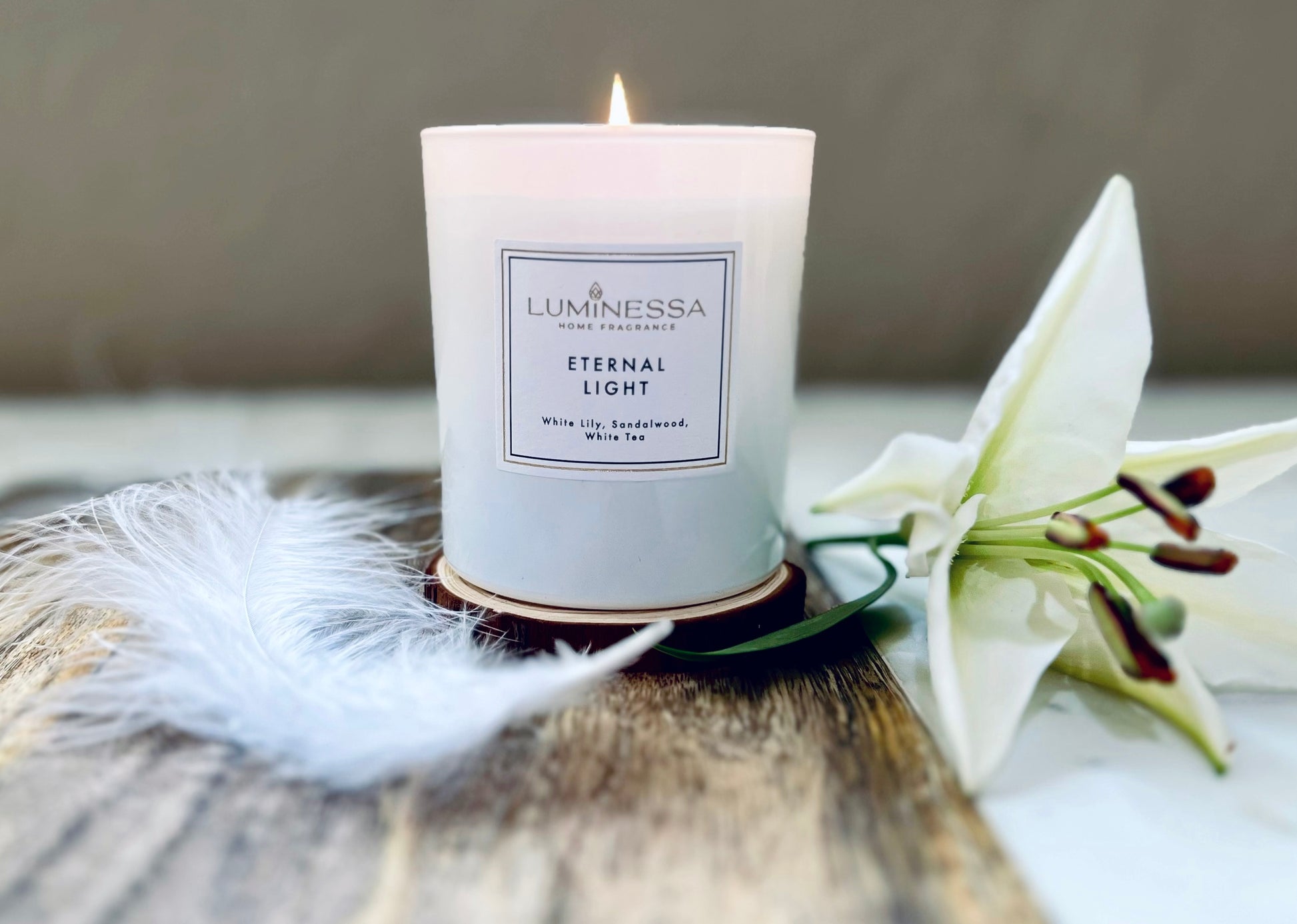 White Lily, Sandalwood, White Tea - Eternal Light Candle 220g image 1