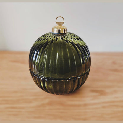 Evergreen Frost Bauble Candle – 195g